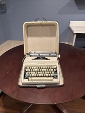 Olympia Deluxe? SM Series Typewriter – Great Condition – Made In West Germany thumbnail