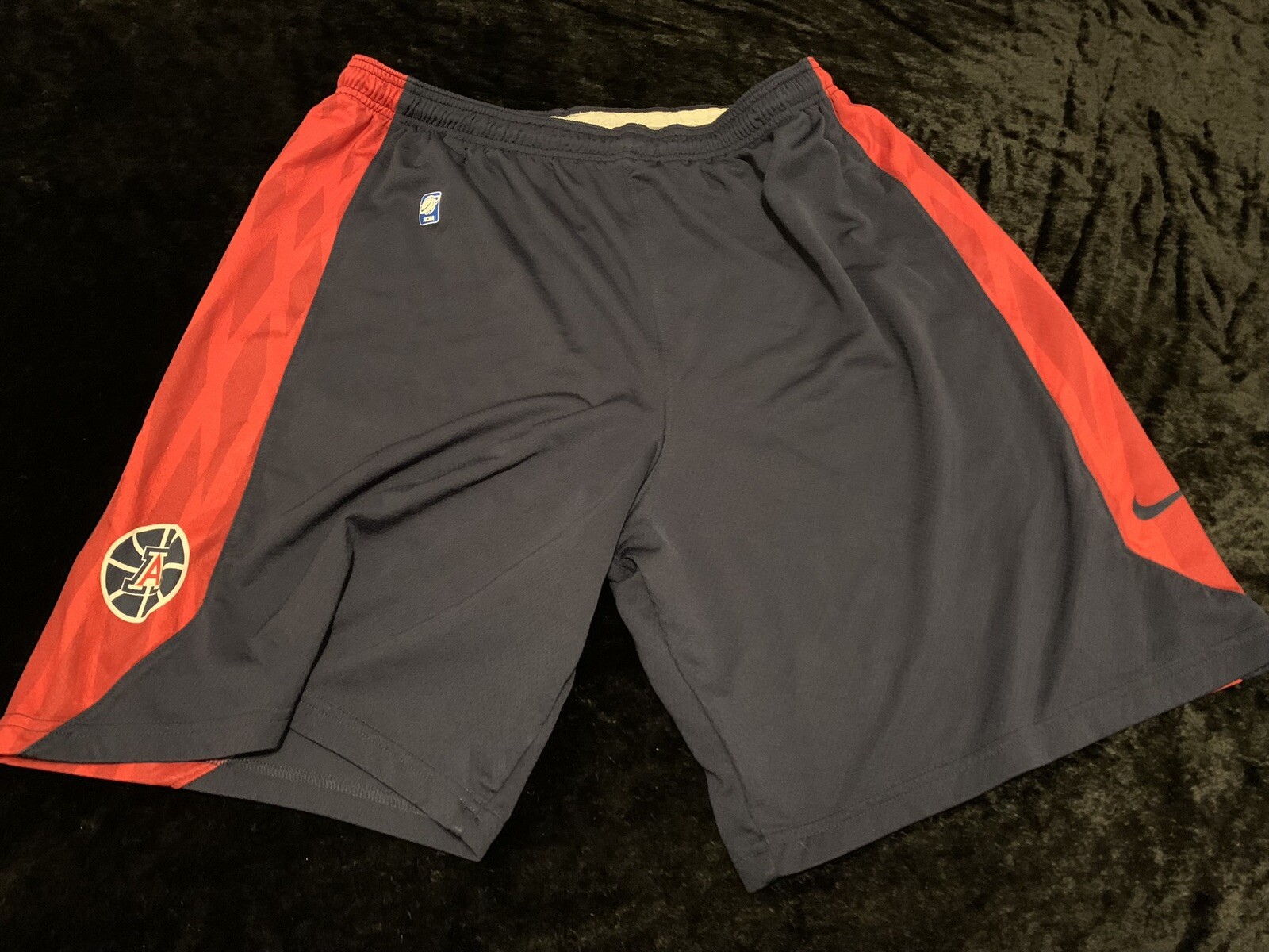 Picture 1 of 2