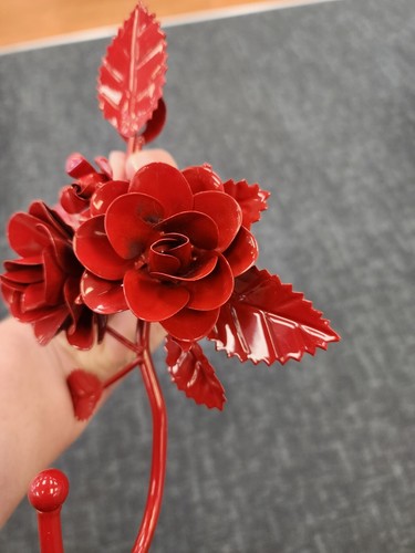 Beautiful Metal Red Flower/Rose Wall Mounted Purse/ Coat Hook - Picture 4 of 18