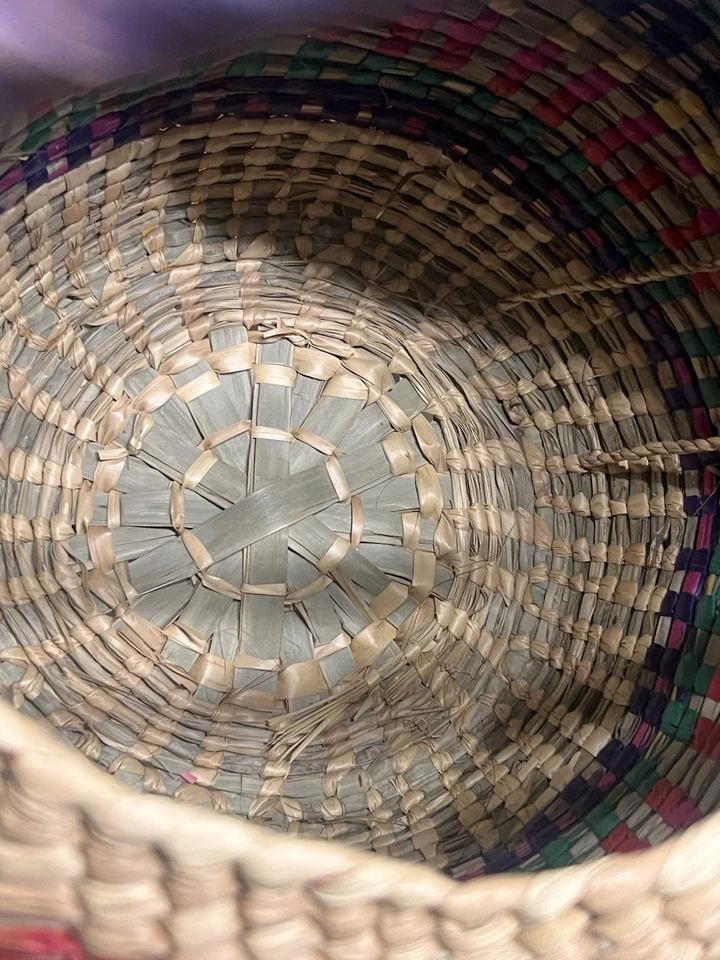 VTG Woven Rattan/Straw Basket/Lid/handles & coil wire rim basket set of 2 - Image 2 of 4