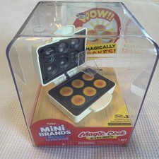Zuru Mini Brands Really Works Magic Cook Kitchen Cupcake Maker Pack New