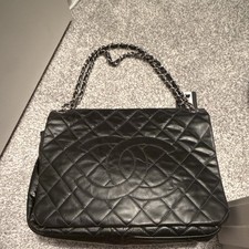 CHANEL Black Quilted Flap Shoulder Bag Chain Strap