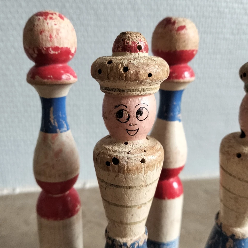 Anciennes quilles en bois peint - Marins - années 40 - Photo 2/4