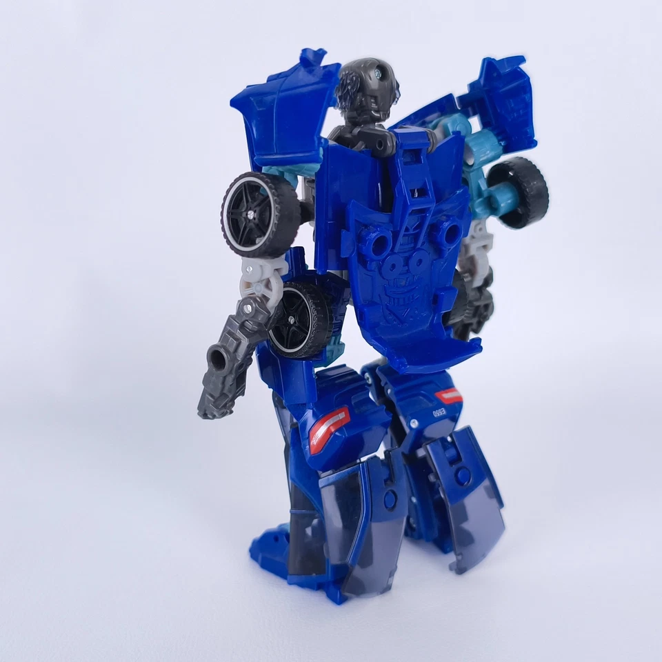 Transformers Wheeljack Complete DOTM Deluxe Class Dark of the Moon - Image 3 of 4