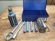 AMMCO MODEL 500 SELF LUBRICATING CYLINDER HONE W/METAL STORAGE BOX