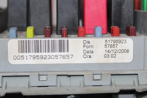 Backupkast Relaiskast 51795923 Fiat Idea 350 Bj.07 - Afbeelding 2 van 3