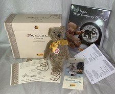 Steiff Teddy Bear with Book, 125 years of Steiff 038860 2005, Only 1,880pcs made