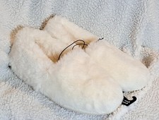 Joyspun Womens Slippers Fur Aline Sz 11 Off White Soft Cushioned Warm Brand New