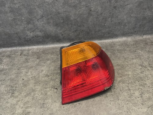 BMW E46 Limousine Rücklicht Rückleuchte rechts außen #31971