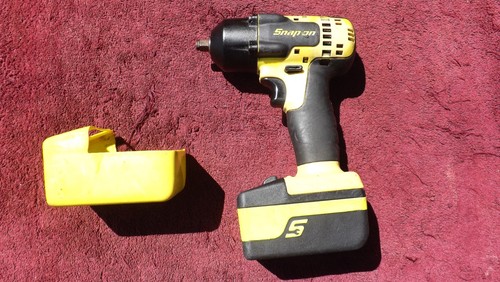 SNAP-ON *NEAR MINT!* 3/8" DRIVE CT8810AHV "HI-VISIBILITY" 18-VOLT IMPACT WRENCH!