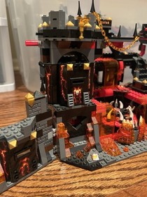 HUGE LEGO Nexo Knights Lot w/ minifigs, mechs, magma temple, see description