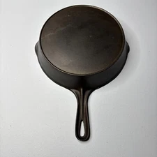 Vollrath Cast Iron Skillet, #8, circa 1920-1940, Unmarked. RESTORED Sits Flat