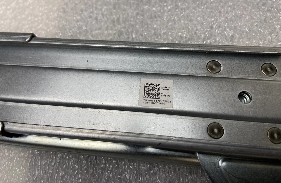 GENUINE Dell PowerEdge B2 Ready Rail Kit R715 R810 R815 R910 0D157M 0W647K - Image 2 of 4