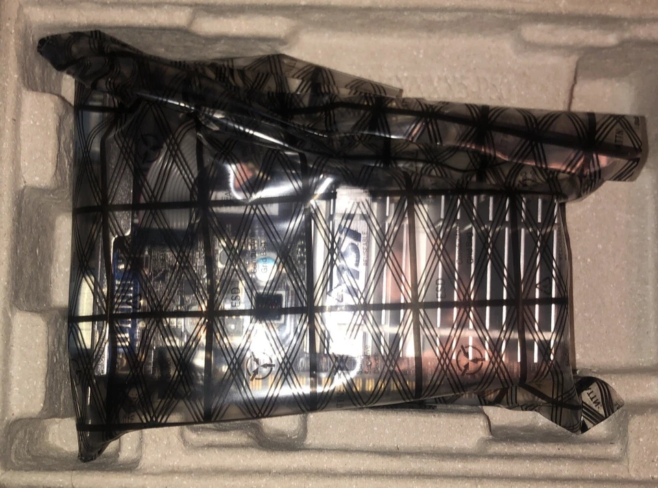 MSI Nvidia GeForce 8400GS 512MB PCI-E Hi Profile DVI Video Card N8400GS-D512H - Image 2 of 4