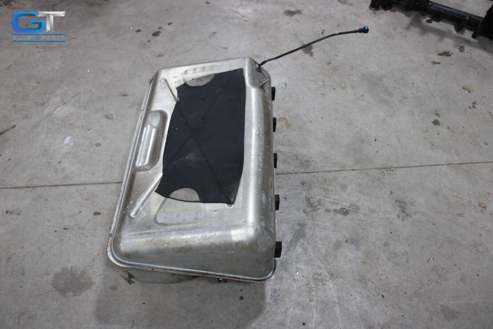 2007 - 2010 ASTON MARTIN V8 VANTAGE FUEL GAS TANK RESERVOIR OEM