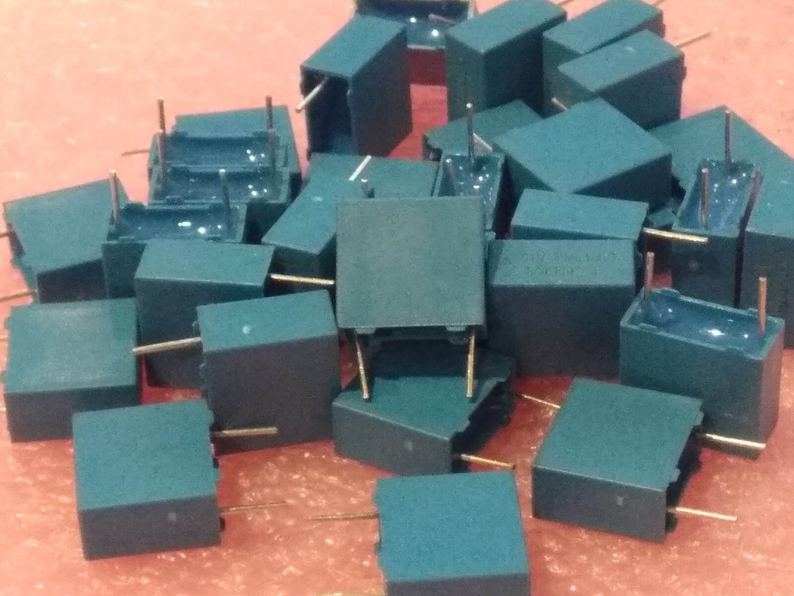 EPCOS 1.5uF 100V Polyester Film Capacitor, 1.5uF MKT Film Capacitor ( 4 pcs )