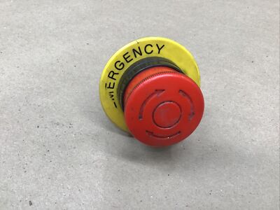 IDEC HW1E-BV Red Emergency Stop Twist Reset #22I44*AD