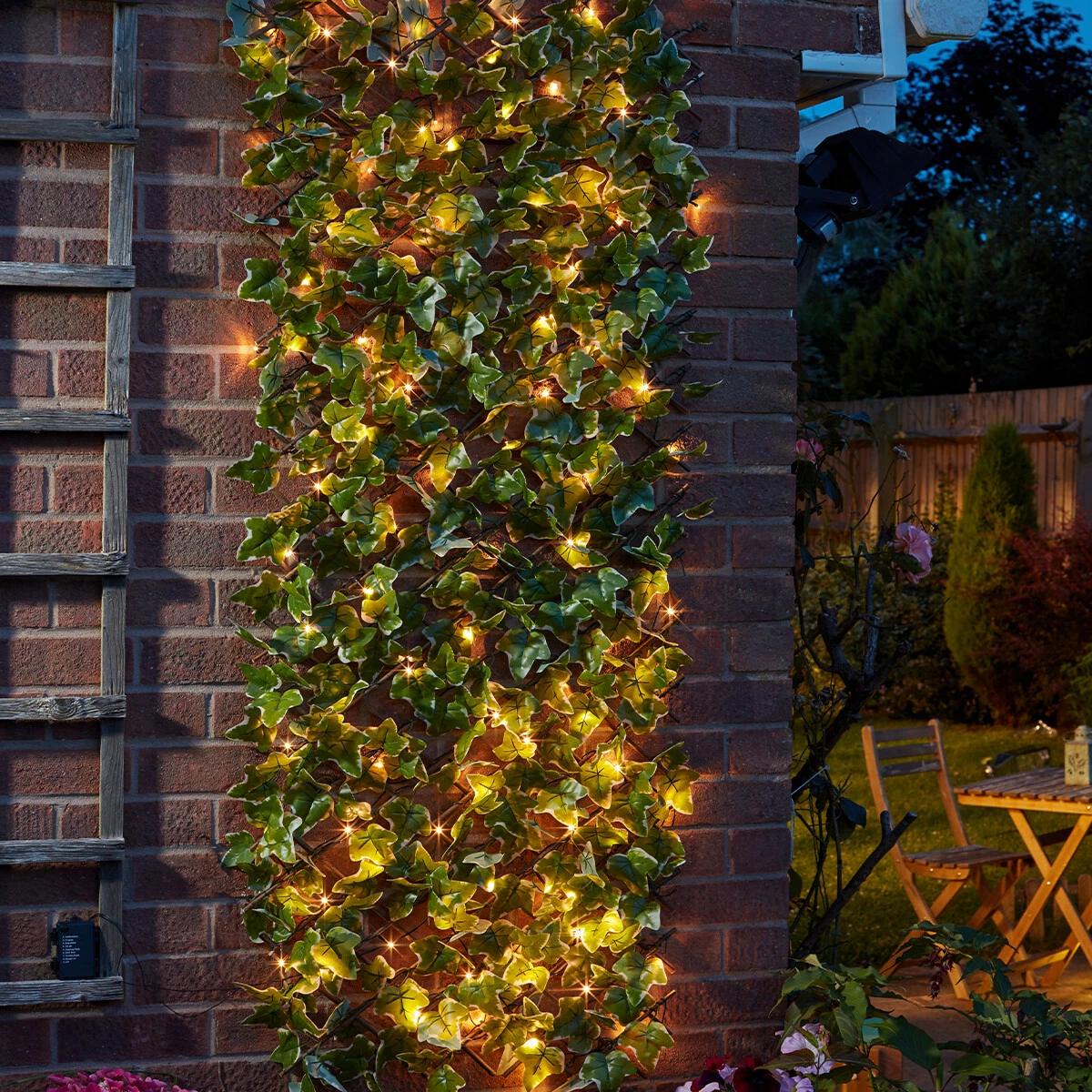 Solar trellis lights deals
