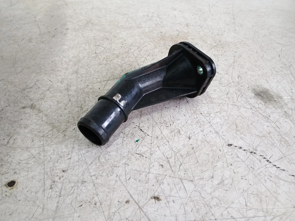 KIA SPORTAGE MK3 2014 WATER COOLANT FLANGE HOSE CONNECTOR 25631-2B053 - Image 2 of 4