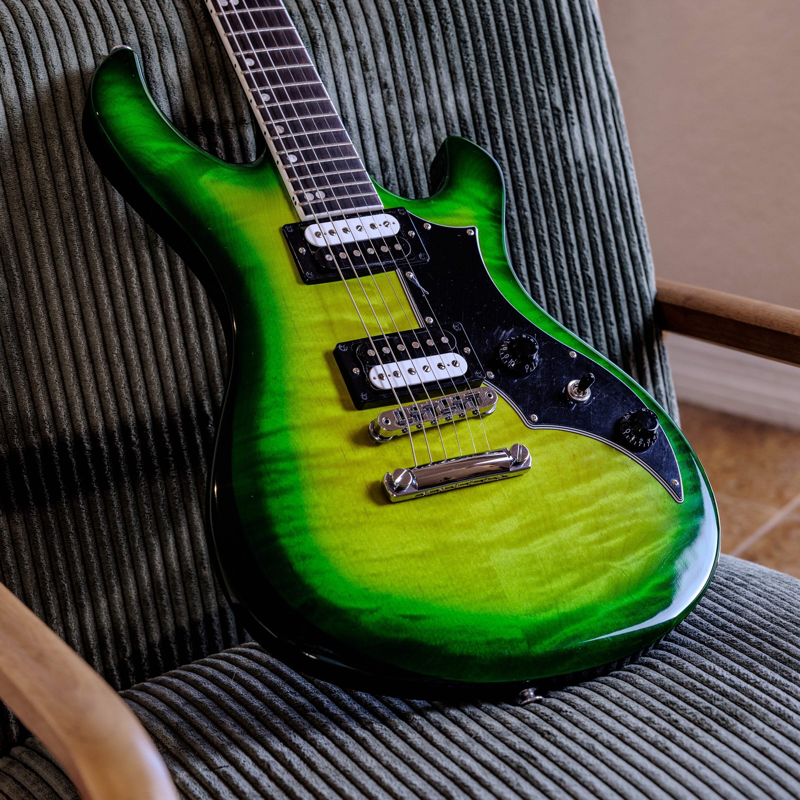 CLEAN Gibson Victory Figured Top 2024 - Present - Iguana Burst