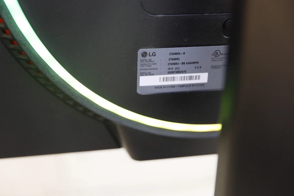 LG UltraGear 27 " Gaming Monitor (27GN950) | 1ms, 144hz, 4k UHD | Retail $799.99 - Image 4 of 4