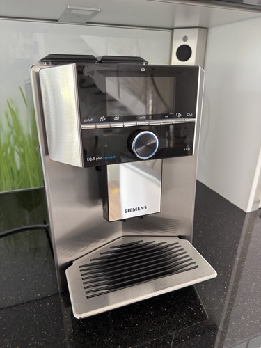 Siemens EQ.9 Plus Connect S700 Kaffeevollautomat Edelstahl