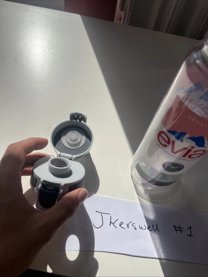 Evian Wimbledon Tennis Player Water Bottle Official Merchandise - Jannik Sinner — 第 4/4 张图片