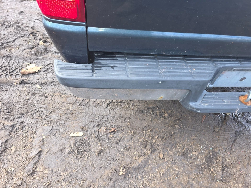 1993-2005 Ford Ranger Rear Bumper Assembly Tested Oem Foto 2 de 4