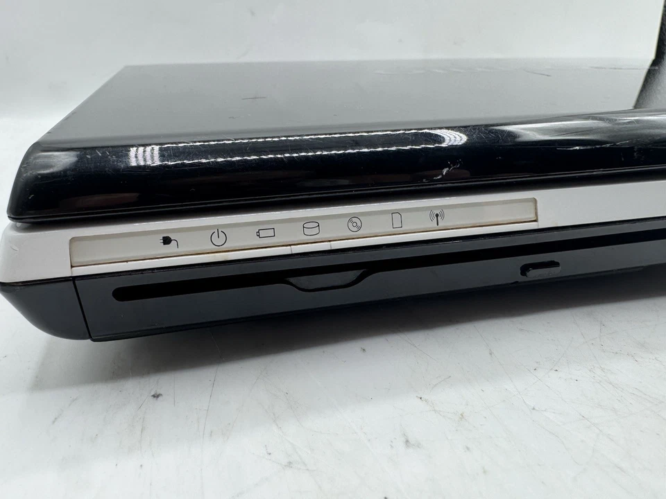 Toshiba Qosmio F45-AV411 Audio Video Notebook, Bulit In Harman Kardon Speakers - Image 3 of 4