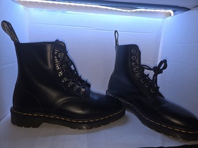 Dr.Martens Air Wair Smooth Leather Lace Up Boots, Size US M 8/ US L  9- Black