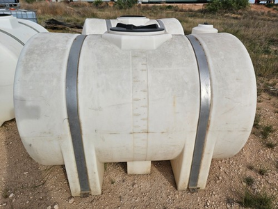 #ad 535 Gallon Norwesco White Elliptical Leg Tank storage trailer mount power wash $700.00
