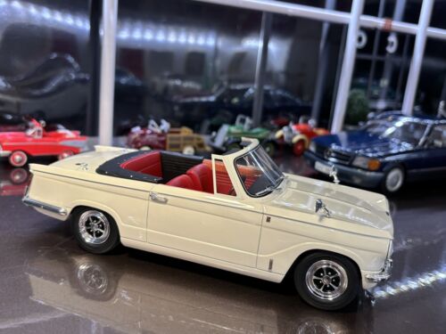 Modelos 1/18 CULT Triumph Vitesse 2 litros MKII. Como nuevo y en caja - Imagen 5 de 17