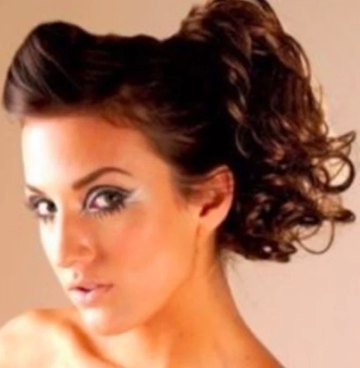 FOREVER Young Annie Foto 3 de 3