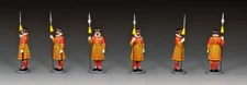 KING & COUNTRY CEREMONIAL CE095 BRITISH YEOMAN OF THE GUARD AT ATTENTION