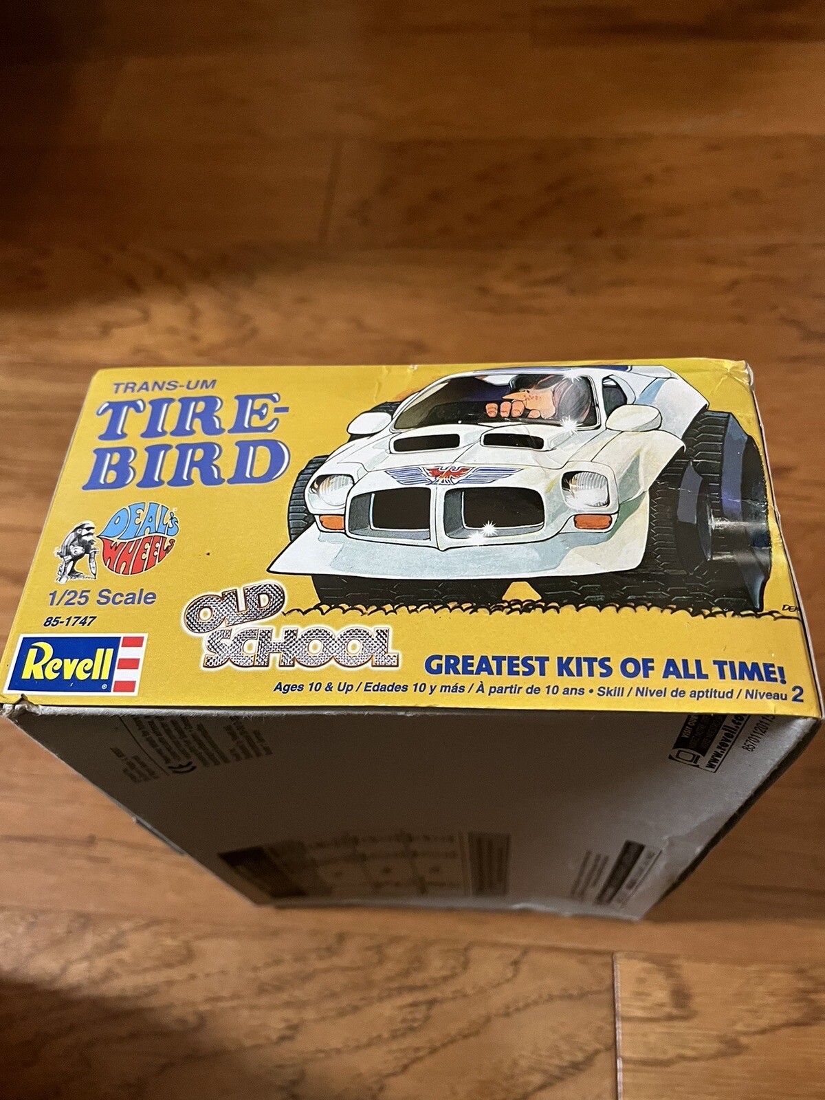 Revell TransUm Tirebird Deals Wheels Model Kit 851747 Open Box