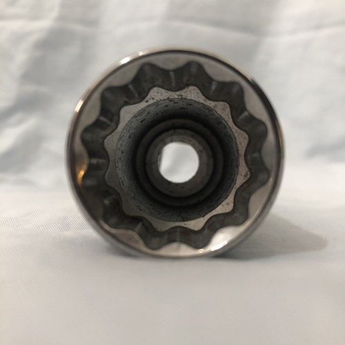 Husky 15/16" SAE Deep Chrome Socket 1/2" Drive 12 Point Large Print - Picture 2 of 10