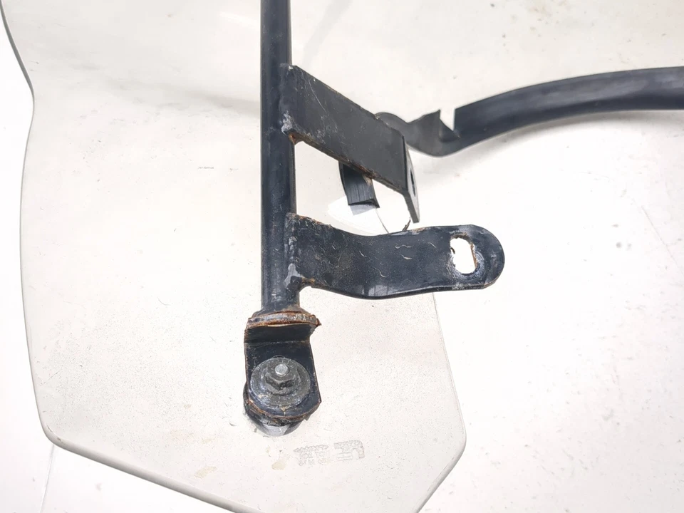 Conjunto de parabrisas y accesorios de montaje Yamaha Virago XV750 81-97 Foto 4 de 4