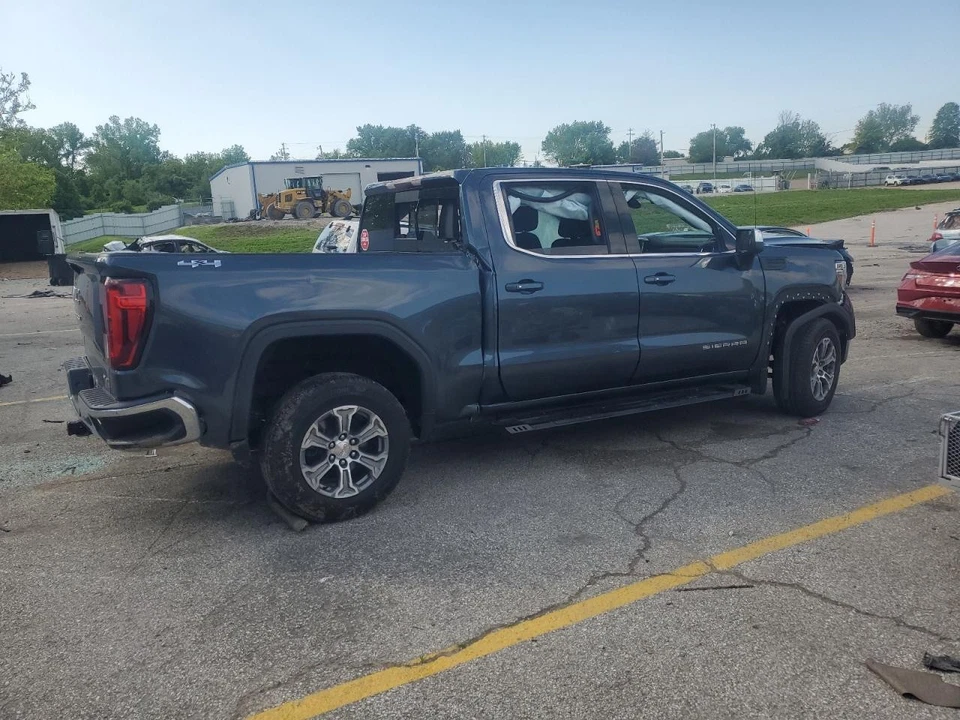 Used Front Right Door Interior Trim Panel fits: 2020 Gmc Sierra 1500 pickup  Gra Foto 3 de 4