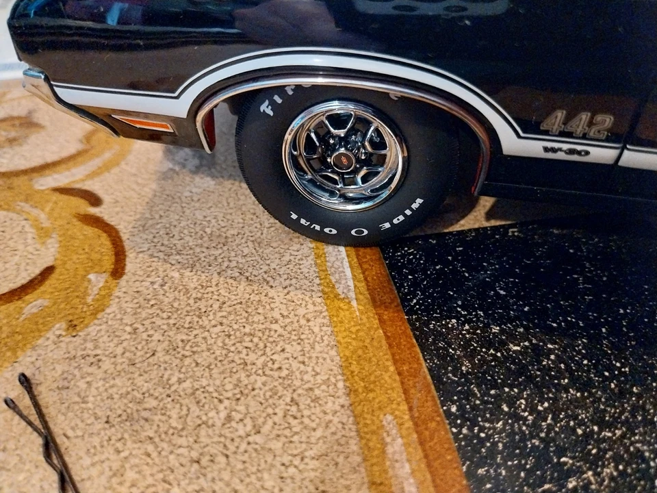 OLDSMOBILE W-30 1971 1:18 Automodell ExactDetails Replicas DieCast neuwerig OVP - Bild 3 von 4