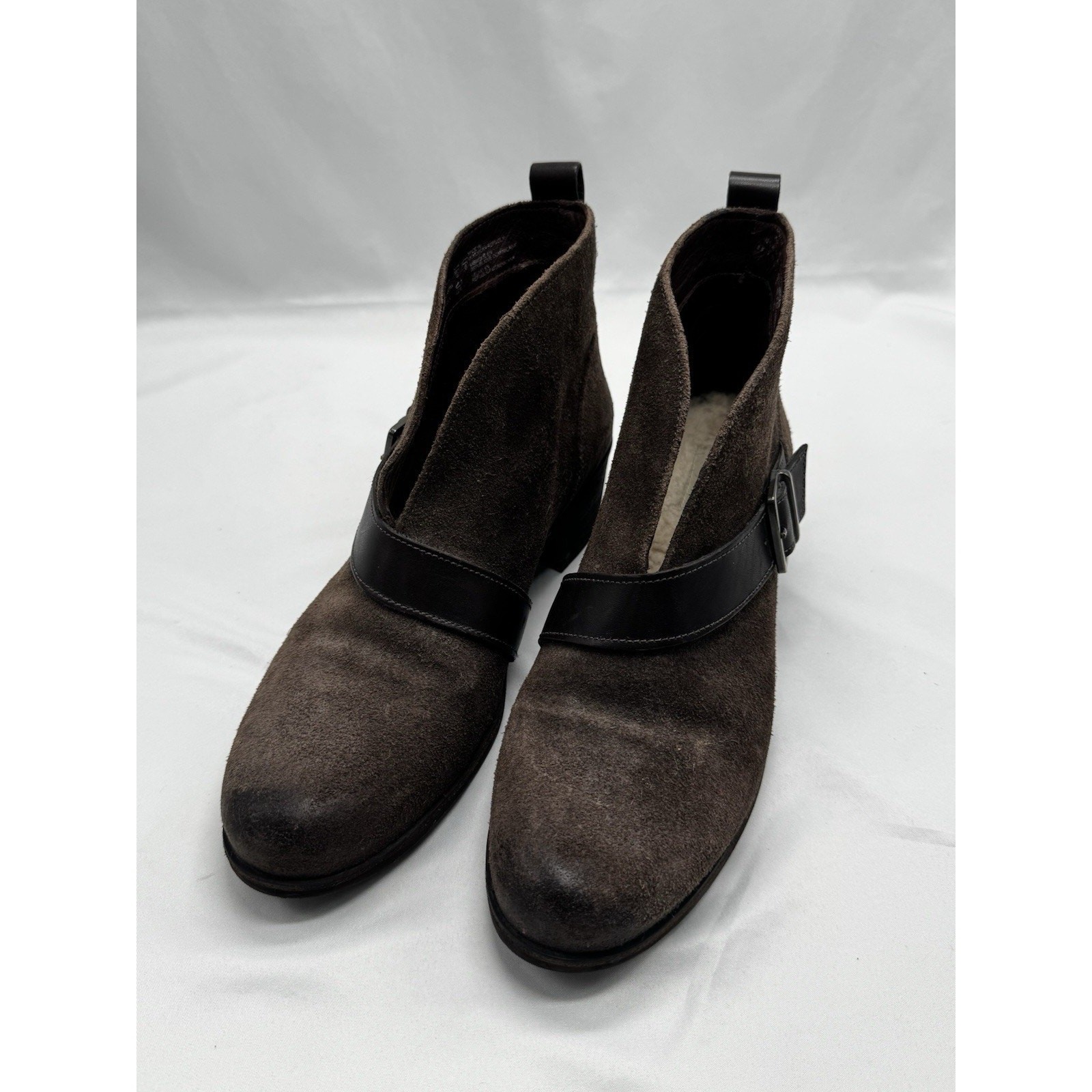 Ugg Wright Belted Shearling Lined Boot Brown Sued… - image 4