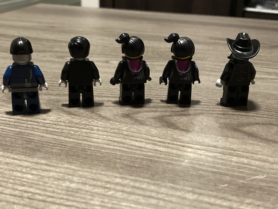 LEGO Movie Minifigure Lot Wyldstyle Executron Robo Swat Sheriff Authentic Lot - Image 4 of 4