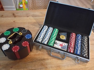 Poker Chip Set Lot Aluminum Case Dice & Suited Carousel Bundle Unbranded