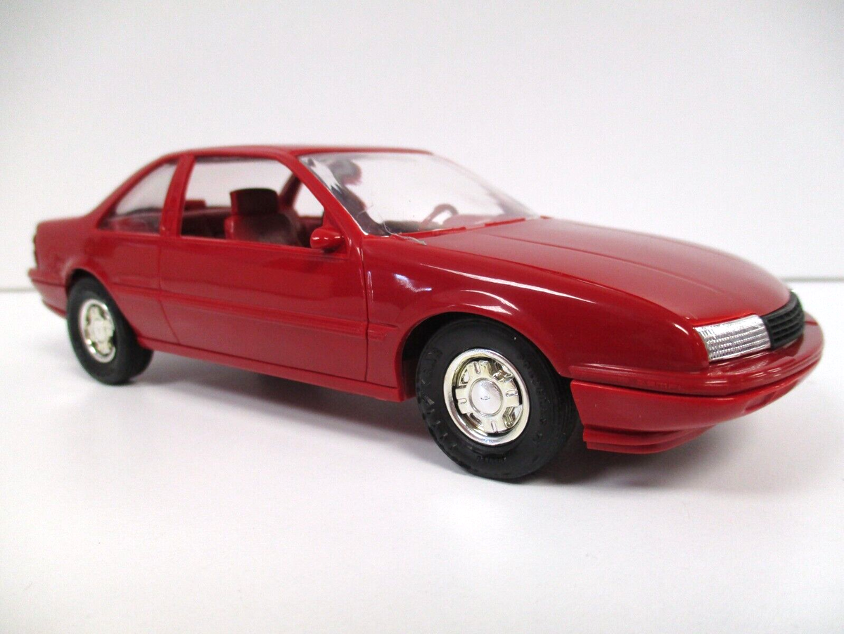 AMT / MPC - 1988 CHEVROLET BERETTA GT (BRIGHT RED) - DEALER PROMO