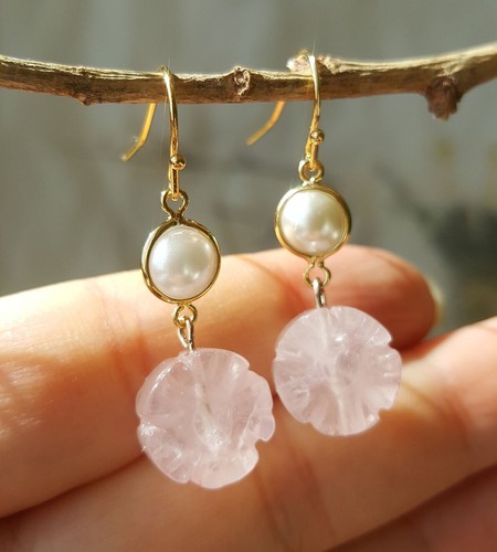 Pendientes de perlas de resina de cristal rosa natural chapados en oro de 18 K hechos a mano regalo - Imagen 2 de 2
