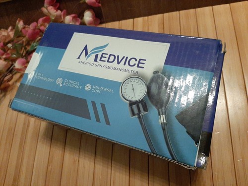 MEDVICE Bracciale Pressione Sanguigna Manuale Misura Universale Sfigmomanometro Aneroide - Foto 5 di 5