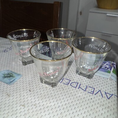 Schnapsglas mit verschiedenen Sprachen für ''Bottums Up'' - Slante, Salud y Pesetas 4X