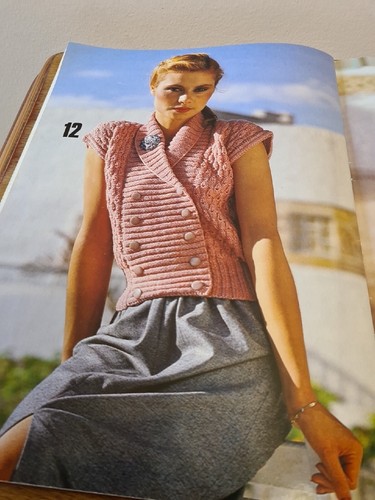 Patons. For The Not So Expert. Knits For Women 16 Styles. Knitting Patterns - Picture 17 of 21