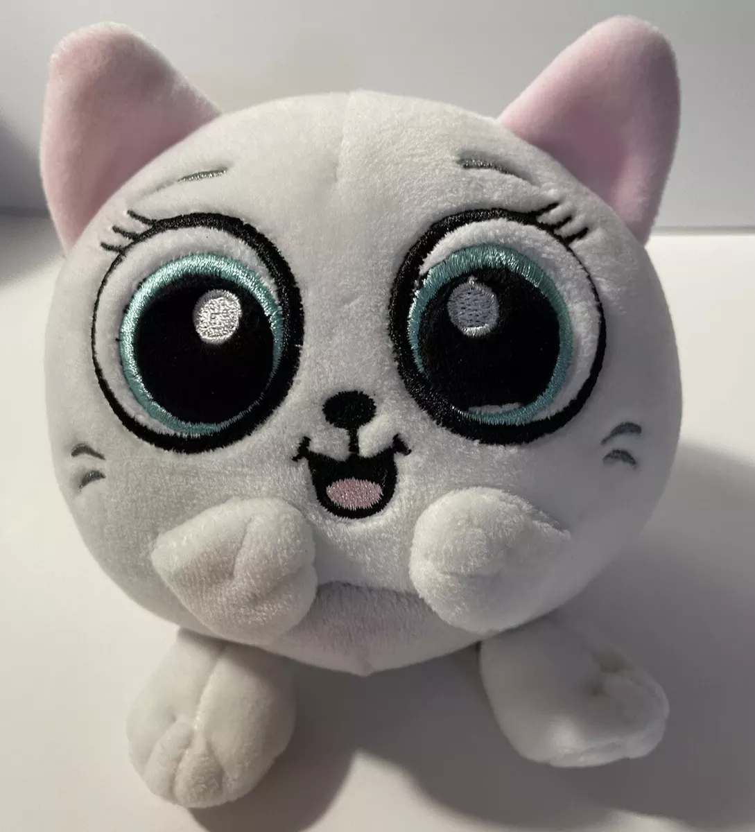 Round stuffed animals 2024 with big eyes