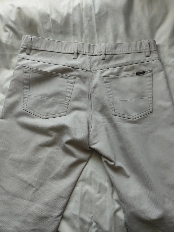 Tom Ford Casual Trousers, Cream Size 52 (34) TF004, Great Condition, Pre-loved  - Image 2 of 4