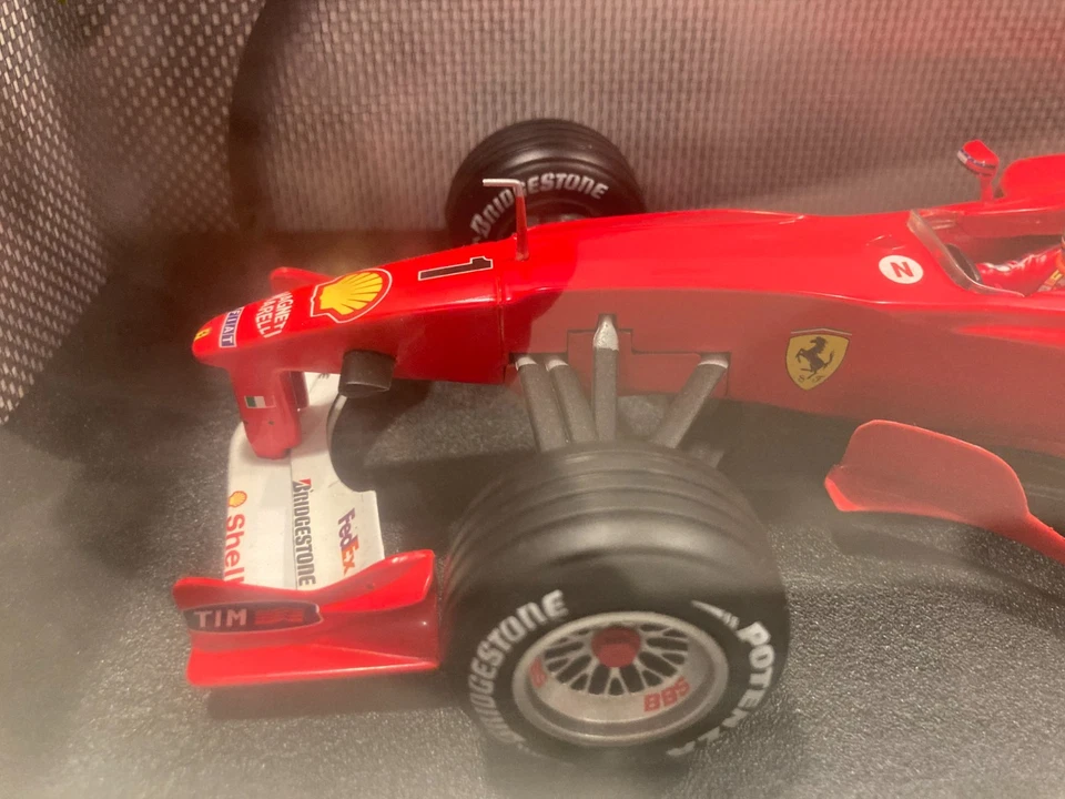 Hot Wheels F1 Ferrari F1-2000 #2 Barrichello versión de lanzamiento 2001 1/18 50169 Foto 2 de 4